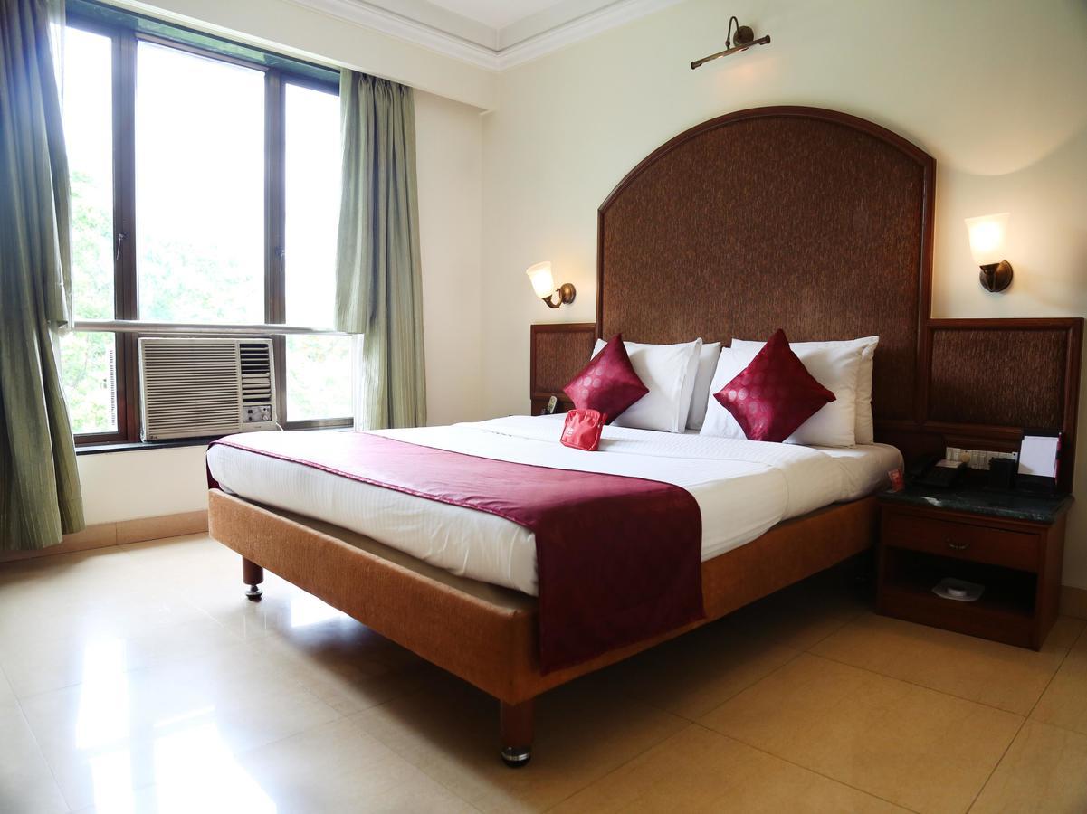 Hotel Srimaan Poona Buitenkant foto
