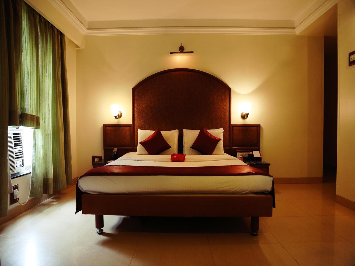 Hotel Srimaan Poona Buitenkant foto