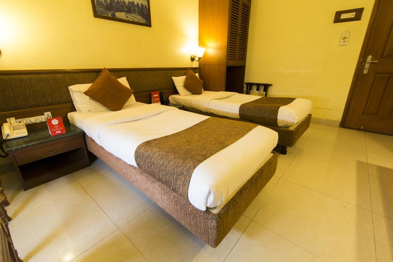 Hotel Srimaan Poona Buitenkant foto