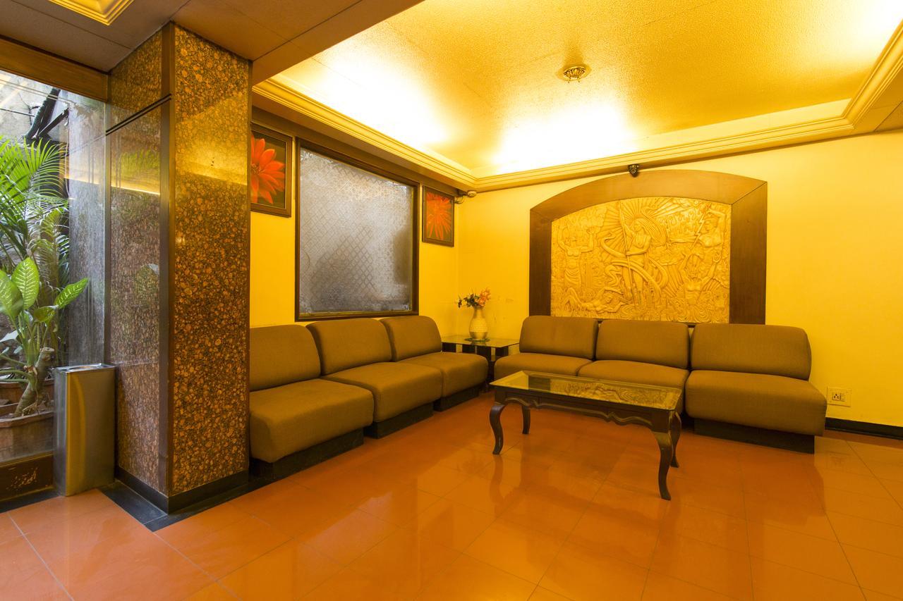 Hotel Srimaan Poona Buitenkant foto