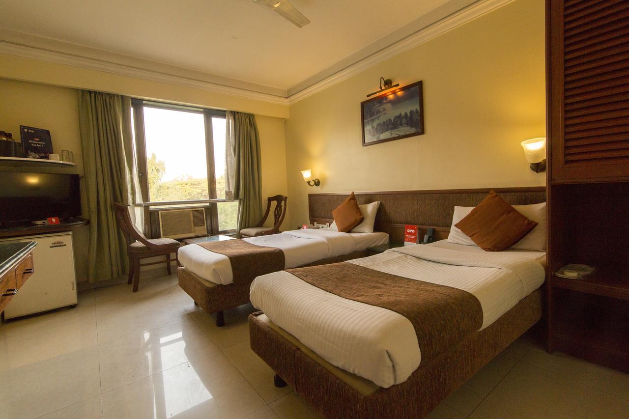 Hotel Srimaan Poona Buitenkant foto
